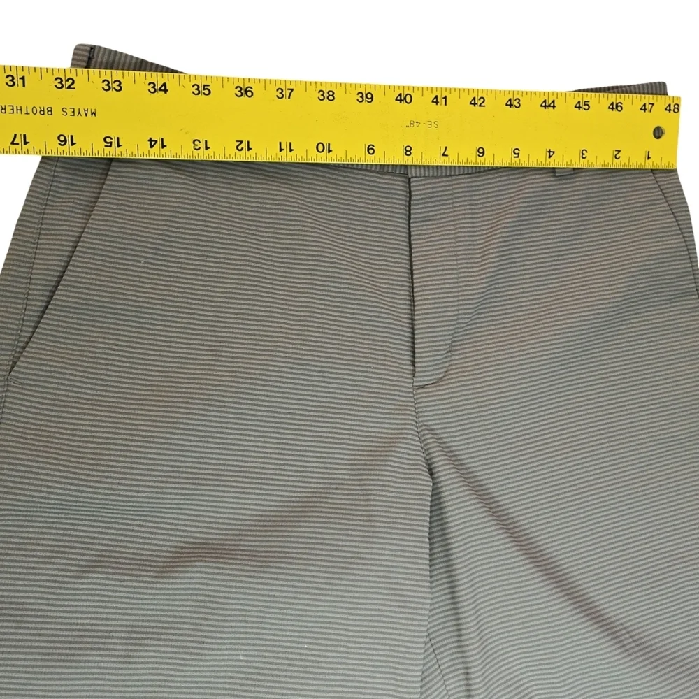 Nike Men's Flat Front Resortwear Athleisure Golf Preformance Striped Shorts